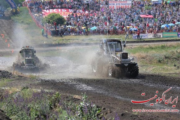 تصاویری از مسابقه رالی تراکتورها در روسیه