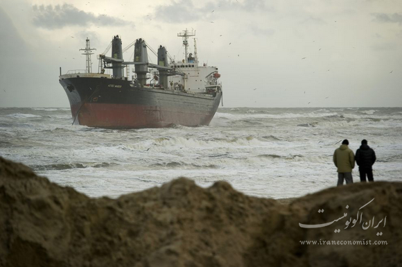 ایران اکونومیست کشتی های به گل نشسته