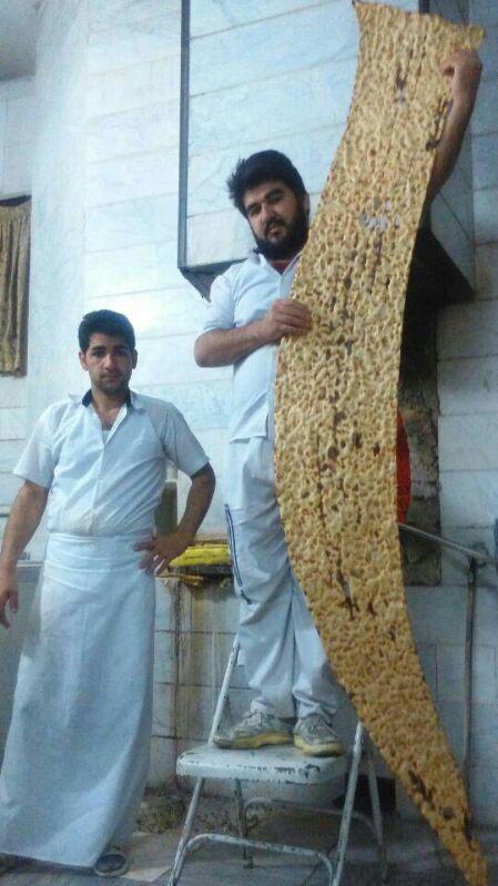ایران اکونومیست پخت نان سنگک 3 متری + تصویر
