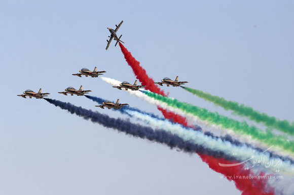 ایران اکونومیست تصاویر زیبا از نمایش آکروبات هوایی