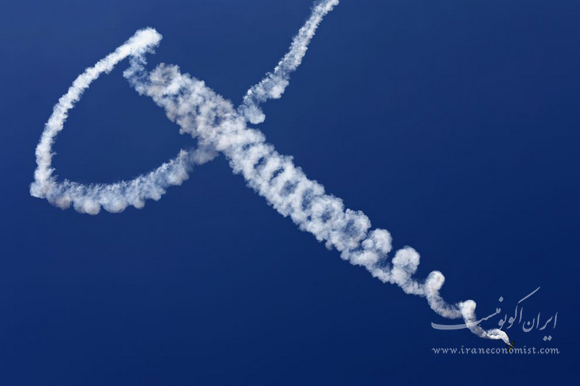 ایران اکونومیست تصاویر زیبا از نمایش آکروبات هوایی