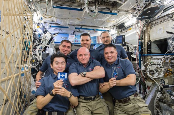 فضا نورد آمریکایی پس از یکسال حضور در فضا به زمین بازگشت