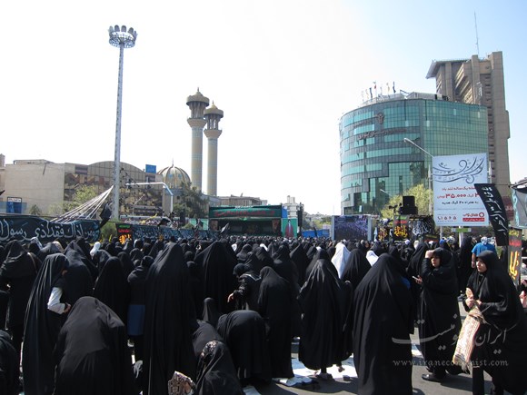 تجمع عاشقان حضرت فاطمه زهرا(س) در میدان فاطمی