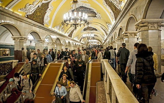 مترو روسیه سفر به روسیه زن روسی دختر روسی توریستی روسیه