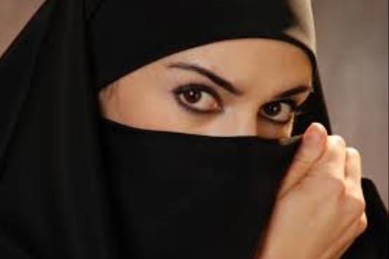 داعش -زن زیبا