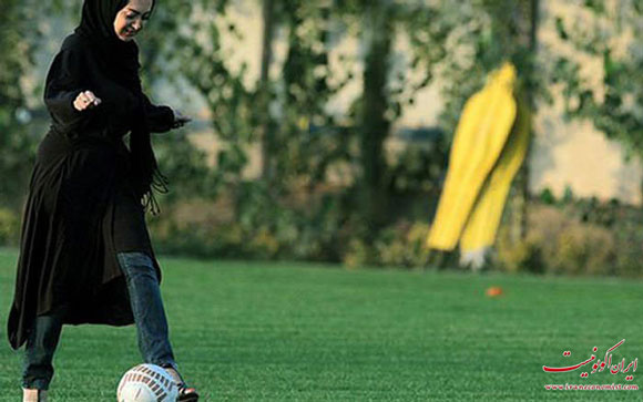 نیکی کریمی در میان فوتبالیستها/تصاویر