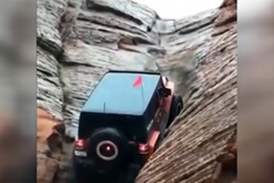 فیلم : قدرت خیره کننده یک خودرو برای بالا رفتن از صخره ها