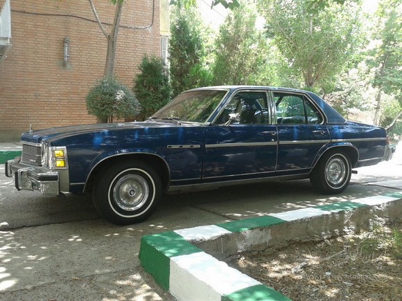 جوان ایرانی کلکسیون دار خودروهای کلاسیک آمریکایی