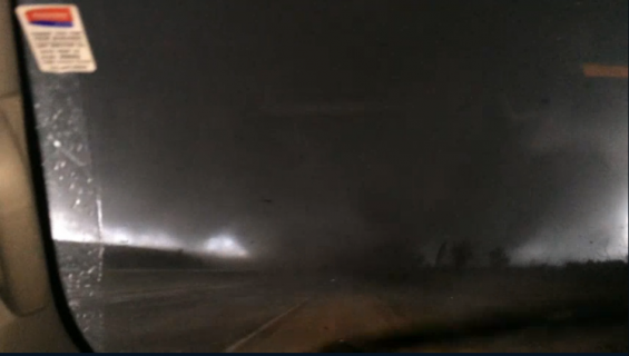 فیلم : عبور شگفت انگیز گردباد از مقابل کامیون