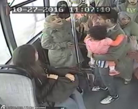 زایمان در یک اتوبوس 