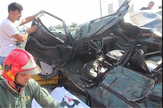 فیلم : تصادف شدید خودرو ۲۰۶ در بزرگراه شهید خرازی
