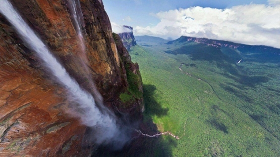 فیلم:تصاویر فوق العاده زیبا از آبشار آنجل(فرشته)