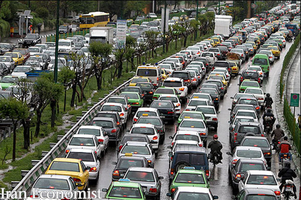 ترافیک در محور شهریار - تهران سنگین است