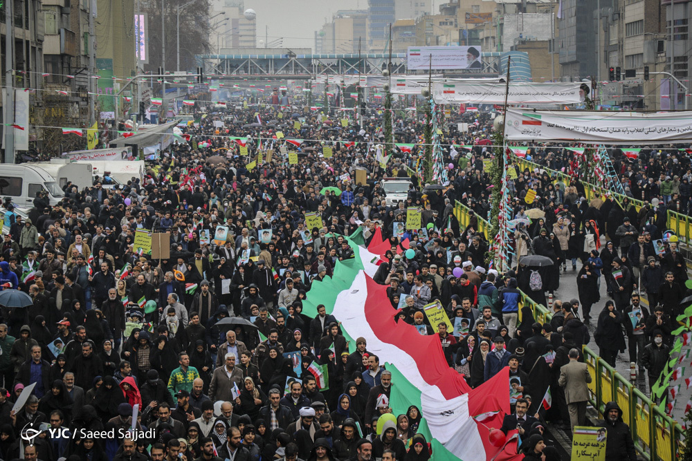 بیانیه ۲۲۱ نفر از نمایندگان در تقدیر از حضور مردم در راهپیمایی ۲۲ بهمن