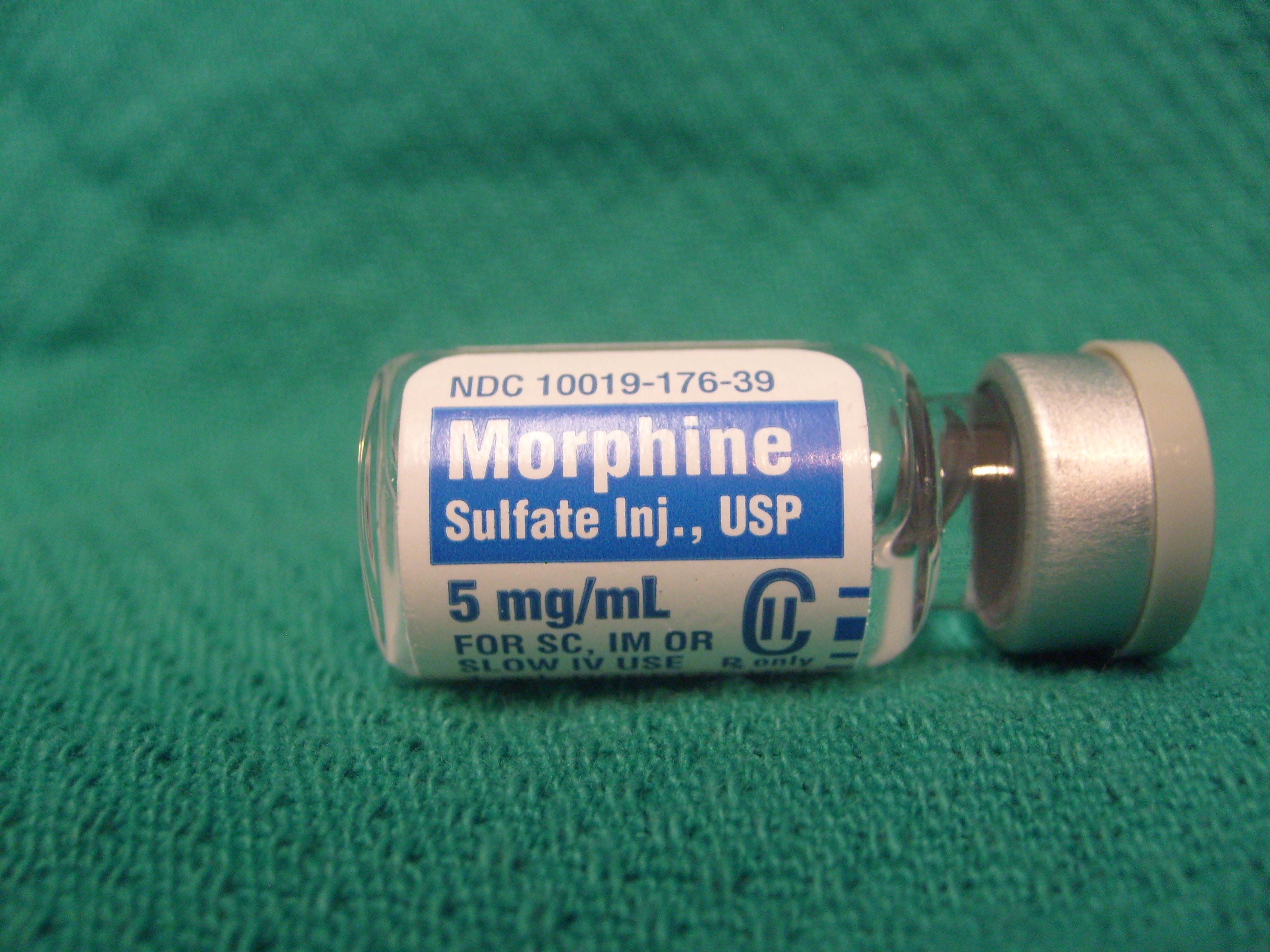 مورفین، دوایی که خود به درد تبدیل می شود/ از تنگی نفس تا ایست قلبی از عوارض هولناک این ماده مخدر/ سکته قلبی و کما با صرف بیش از حد مخدری به نام مورفین