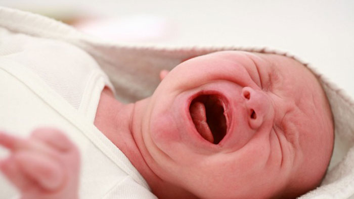 درمان و رفع یبوست نوزاد با روش‌های خانگی/ ماساژ شکم را فراموش نکنید