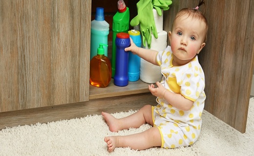 اقدامات درمانی خانگی هنگام مواجهه با مسمومیت کودکان / آیا نوشیدن شیر به رفع مسمومیت کمک می‌کند؟