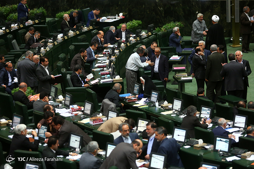 مواد مربوط به شرایط نامزدهای انتخاباتی مجلس به کمیسیون شوراها ارجاع شد