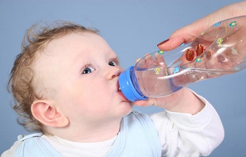 آب قند برای نوزادان چه ضررهای دارد؟