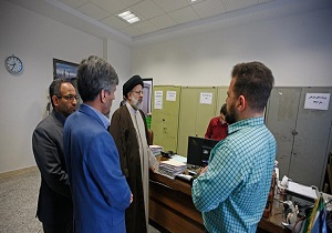 آیت الله رئیسی از بخش‌های مختلف دادسرای ناحیه ۱۰ تهران بازدید کرد