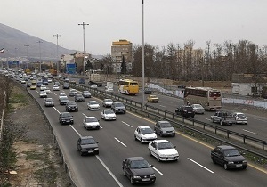 ترافیک در محور کرج-تهران نیمه سنگین است/ بارش برف و باران در استان‌های چهارمحال و بختیاری، مازندران و مرکزی
