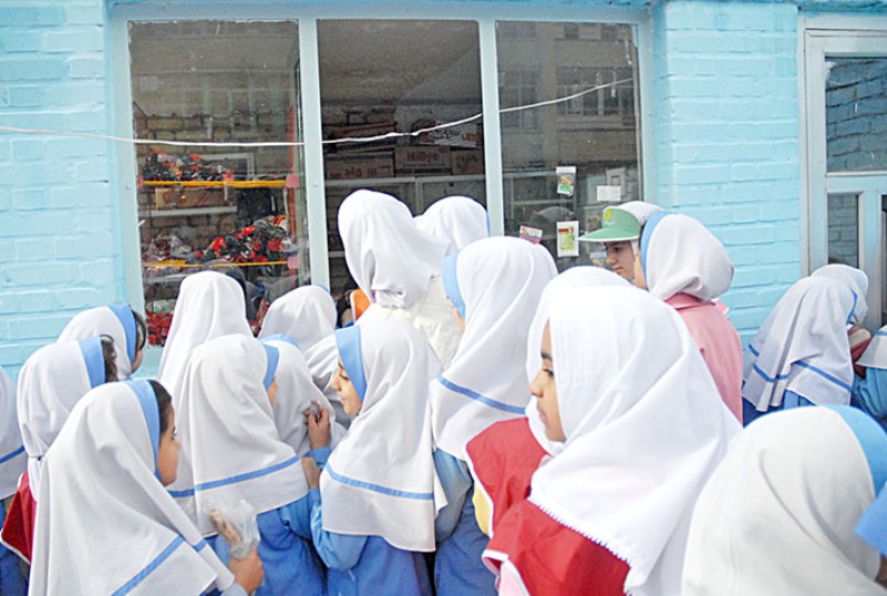 وزیر بهداشت: صنایع غذایی خوراکی های ویژه مدارس تولید کنند