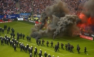 تک عکس : خشم هواداران تیم فوتبال هامبورگ