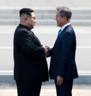 تصاویر : دیدار تاریخی رهبران دو کره