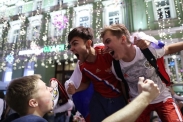 تصاویر : جشن پیروزی هواداران تیم ملی فوتبال روسیه مقابل مصر