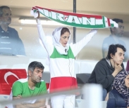 تک عکس : حضور بانوان ایرانی در دیدار ایران و ترکیه