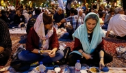 دیدنی ها؛ يک افطاری ساده در ميدان نبوت تهران