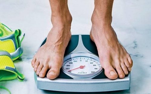 تشخیص چاقی ناشی از اختلالات غدد/ با مصرف خودسرانه قرص تیروئید چیزی جز عارضه نسیبتان نمی‌شود
