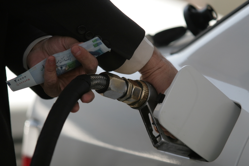 باک خودروها با بنزین چند تومانی پر می‌شود؟