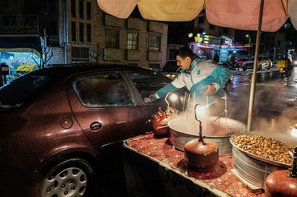 تصاویر|طعم گرم تنقلات خیابانی زمستان ایران