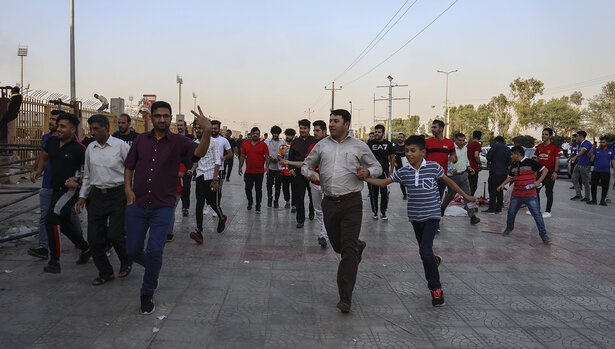 ۲۲ مصدوم و ۴ نفر اعزام به مراکز درمانی در حادثه ورزشگاه خوزستان