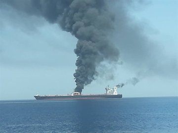 علت اصلی حادثه را کشور‌های صاحب پرچم نفتکش اعلام می‌کنند / هیچ آلودگی آب‌های ایران را تهدید نمی‌کند