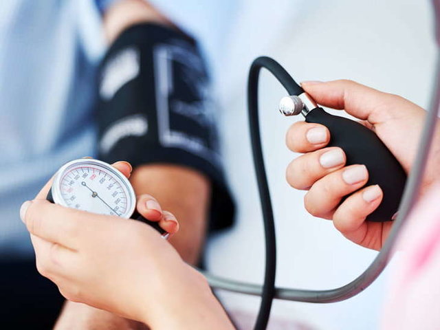 غربالگری فشار خون یک میلیون و ۶۰۰ هزار نفر توسط دانشگاه علوم پزشکی ایران