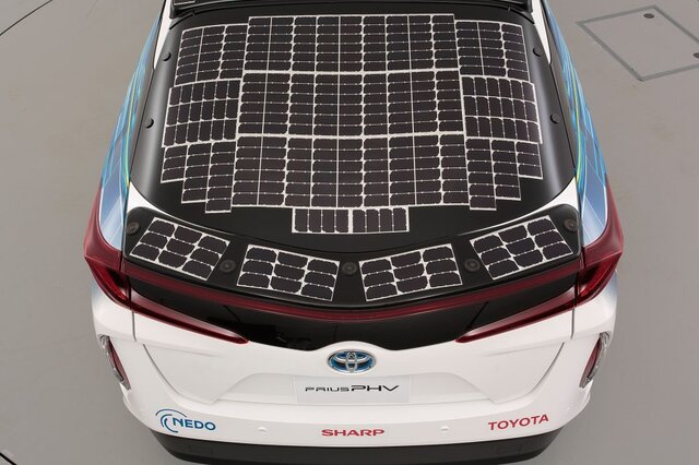 خودروی برقی که سقف آن پنل خورشیدی دارد + تصاویر