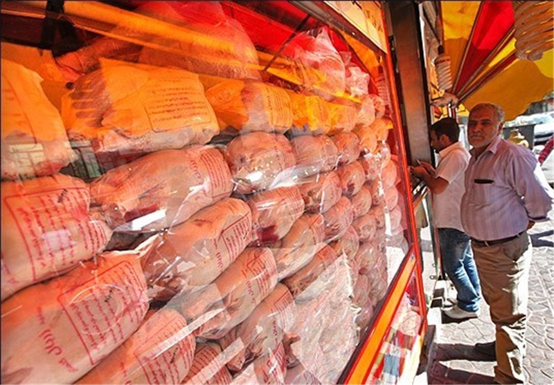 روز/افت ۲۰۰ تومانی نرخ مرغ در بازار/ قیمت مرغ به ۱۳ هزار تومان رسید