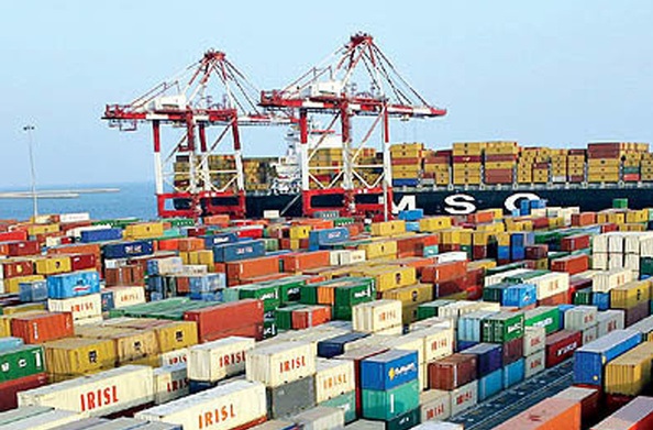 تراز تجاری بازرگانی خارجی ۵/۳ میلیارد دلار افزایش یافت