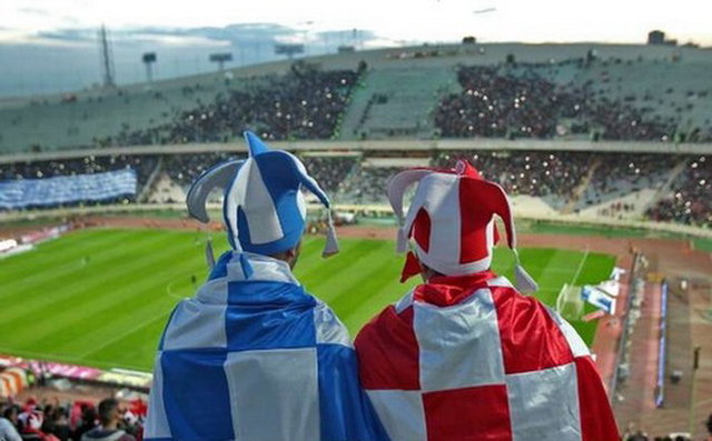 تهدید فدراسیون فوتبال به صادر نکردن مجوز حرفه‌ای استقلال و پرسپولیس