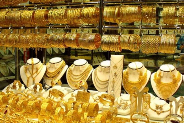 حباب سکه تمام به صفر رسیده است/ سود بانکی کم شود، تقاضا برای خرید طلا افزایش می‌یابد