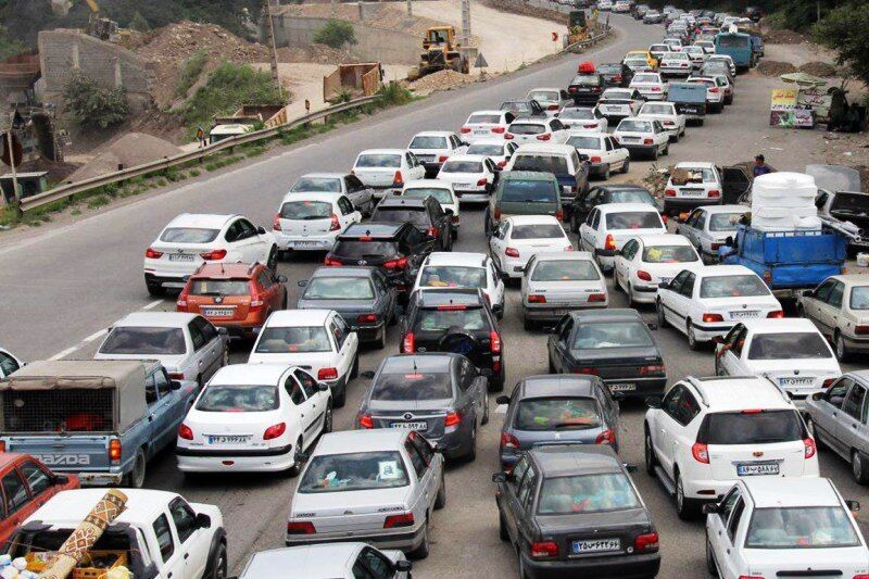 ترافیک در آزادراه‌های قزوین-کرج–تهران سنگین است