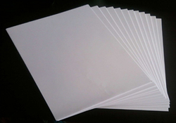 کیفیت پایین کاغذهای توزیع شده توسط وزارت ارشاد در بازار نشر/ افزایش قیمت زینک دلیل کاهش تیراژ کتاب