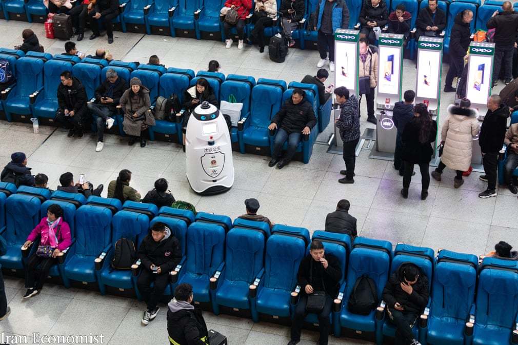 دیدنی‌های امروز از نشست سران ناتو در لندن تا روبات پلیس در چین