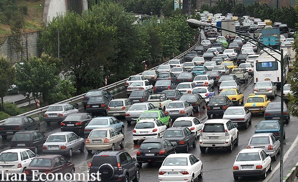 با سهمیه‌بندی بنزین تردد خودروهای تک سرنشین در تهران ۲۰۰ هزار مورد کاهش یافت