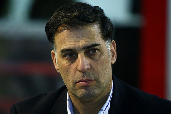 آذری: با بازیکن ایرانی که قرارداد دلاری بخواهد اصلا مذاکره نمی‌کنم