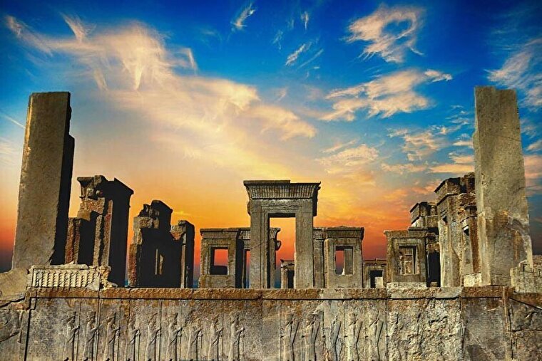 تخت جمشید به‌عنوان نماد تمدن پارسی ایران‌زمین در جهان