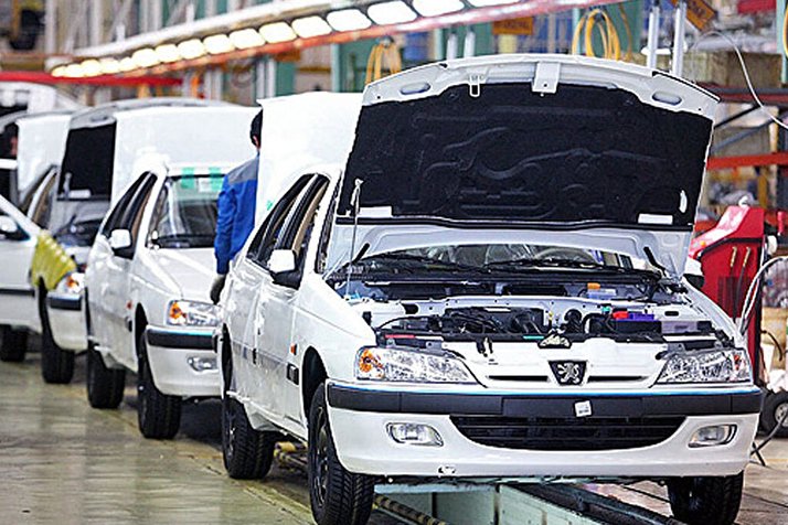 افزایش ۶۰ درصدی موجودی انبار خودروسازها در فروردین امسال