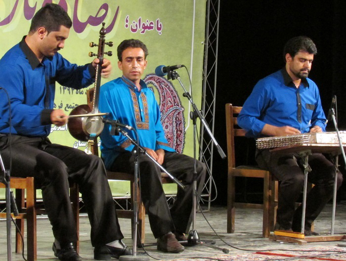 کیومرث صادقی-خواننده